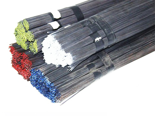 ფერადი დეკორატიული ფოლადის მავთულის პროფილირებული ხელოვნური ნაძვის ხეების გვირგვინები ყვავილების მწარმოებელი პოლონეთში