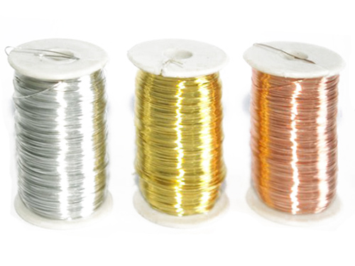 ფერადი დეკორატიული ფოლადის მავთულის პროფილირებული ხელოვნური ნაძვის ხეების გვირგვინები ყვავილების მწარმოებელი პოლონეთში